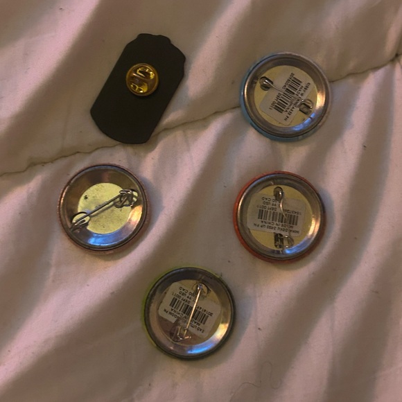 Colorful Cartoon pin Set - Picture 2 of 2